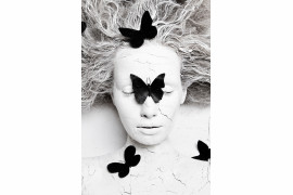 fot. Olga Volodina, z cyklu "Metamorphosis. Black Butterfly", 2. miejsce w kategorii Conceptual / Series