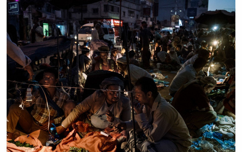 Nagroda Pulitzer 2019 w kategorii Feature Photography - Lorenzo Tugnoli (The Washington Post) | „Fotograficzna opowieść o tragicznym głodzie, który występuje w Jemenie. Losy mieszkańców zostały pokazane poprzez obrazy, w których piękno i opanowanie przeplatają się z dewastacją.“