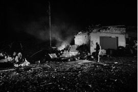 fot. Maciej Stanik, Zbombardowane budynki przemysłowe na obrzeżach Stepanakertu, 23 października, 2020