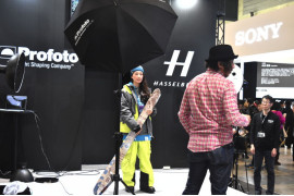 Profoto połączyło siły z Hasselbladem i pokazywało zastosowanie swoich nowych lamp z TTL-em