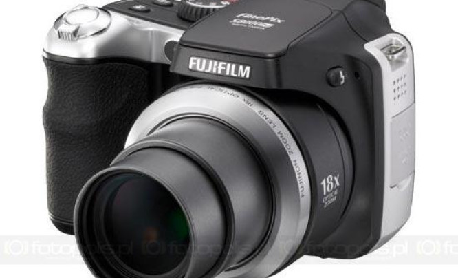 Fujifilm FinePix S8000fd - zoom 18x i stabilizacja