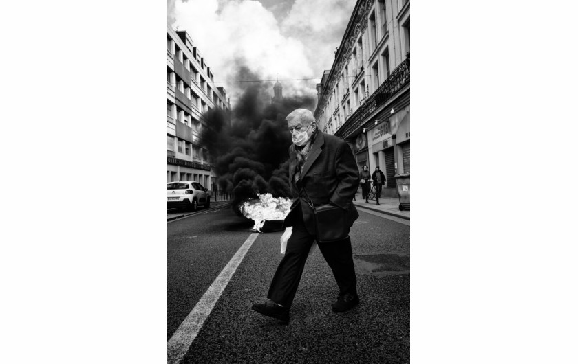fot. Giuseppe Volpe, Walking Around, zdjęcie finałowe / Street Photography Awards 2021 