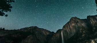 Astrofotografia dla początkujących. Ten wideoporadnik podpowie jak zacząć i robić to dobrze