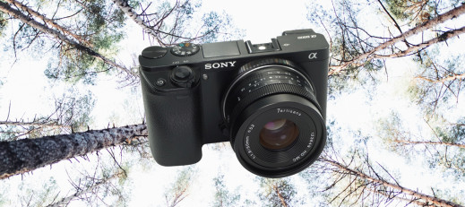 7Artisans 50 mm f/1.8 - manualna stałka do bezlusterkowców z APS-C i Mikro Cztery Trzecie za około 350 zł