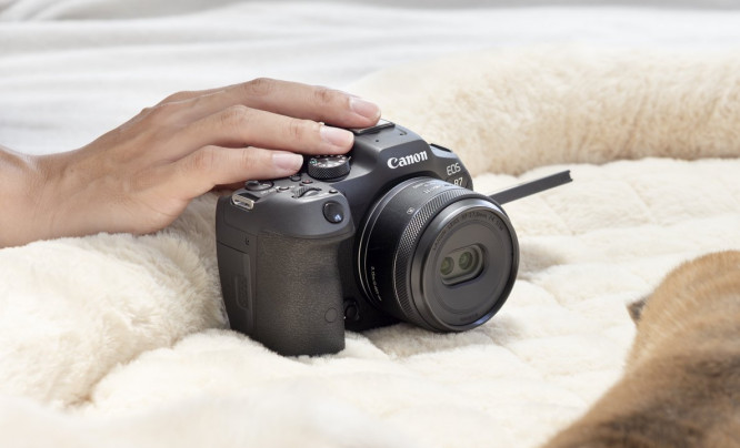  Canon RF-S 7.8 mm f/4 STM Dual - kolejny obiektyw do treści VR i 3D