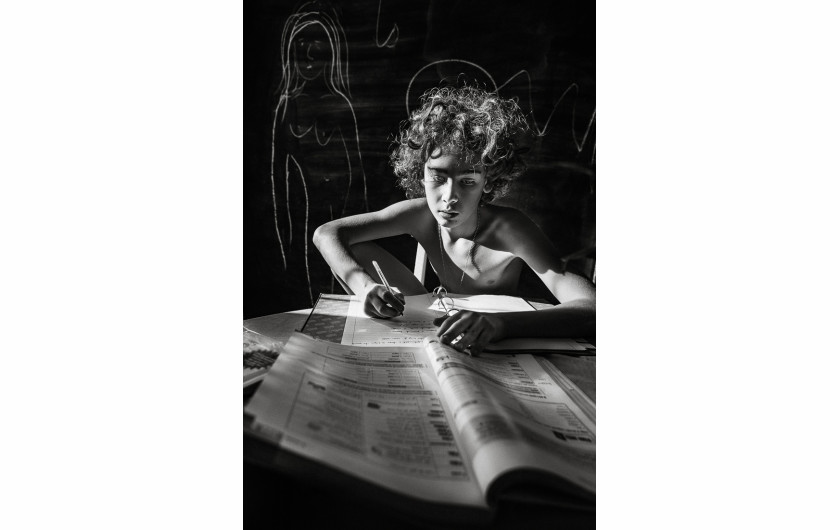 fot. Marina Kazakova, The Poetics of Childhood, nagroda Black & White Series of the Year 2019