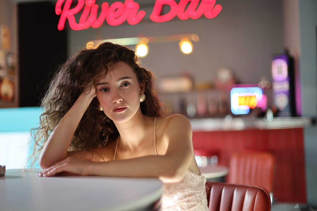 1/50 s, f/1.2, ISO 100, 45.0 mm