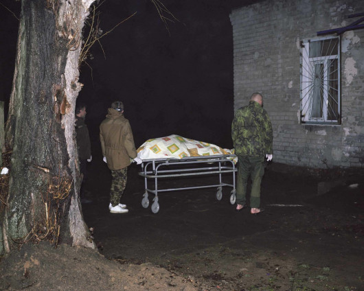fot. Jan Jurczak, z projektu Life Goes On

Kostnica w Avdiivce, przedmieścia Doniecka, styczeń 2018