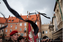 fot. Roman Ball. Harcerze na placu przed Katedrą Wawelską.