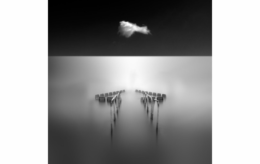 fot. Mariano Belmar Torrecilla, Rest area, 3. nagroda w kategorii Conceptual / Monovisions Photography Awards 2019