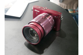 najnowszy Nikon ! J3 z premierowym obiektywem 10-100 mm