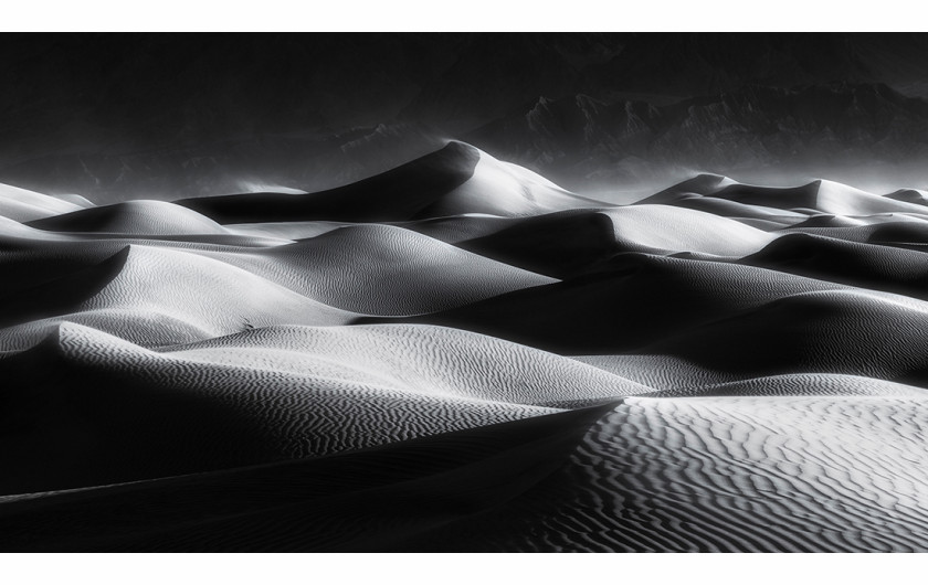 fot. Chen Su, Light and shadows, 2. nagroda w kategorii Landscapes / Monovisions Photography Awards 2019