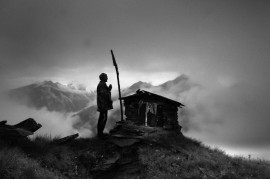 fot. Martushka Fromeast

1. miejsce w kategorii Życie Codzienne (cykle). Nanda Devi (7816 m n.p.m.) to drugi co do wysokości szczyt Indii. Dla mieszkańców himalajskiego stanu Uttarakhand ta góra jest najważniejszą boginią hinduistycznego panteonu, ich matką i małżonką boga Sziwy. Uttarakhand (Indie), wrzesień 2014r. - sierpień 2016 r.