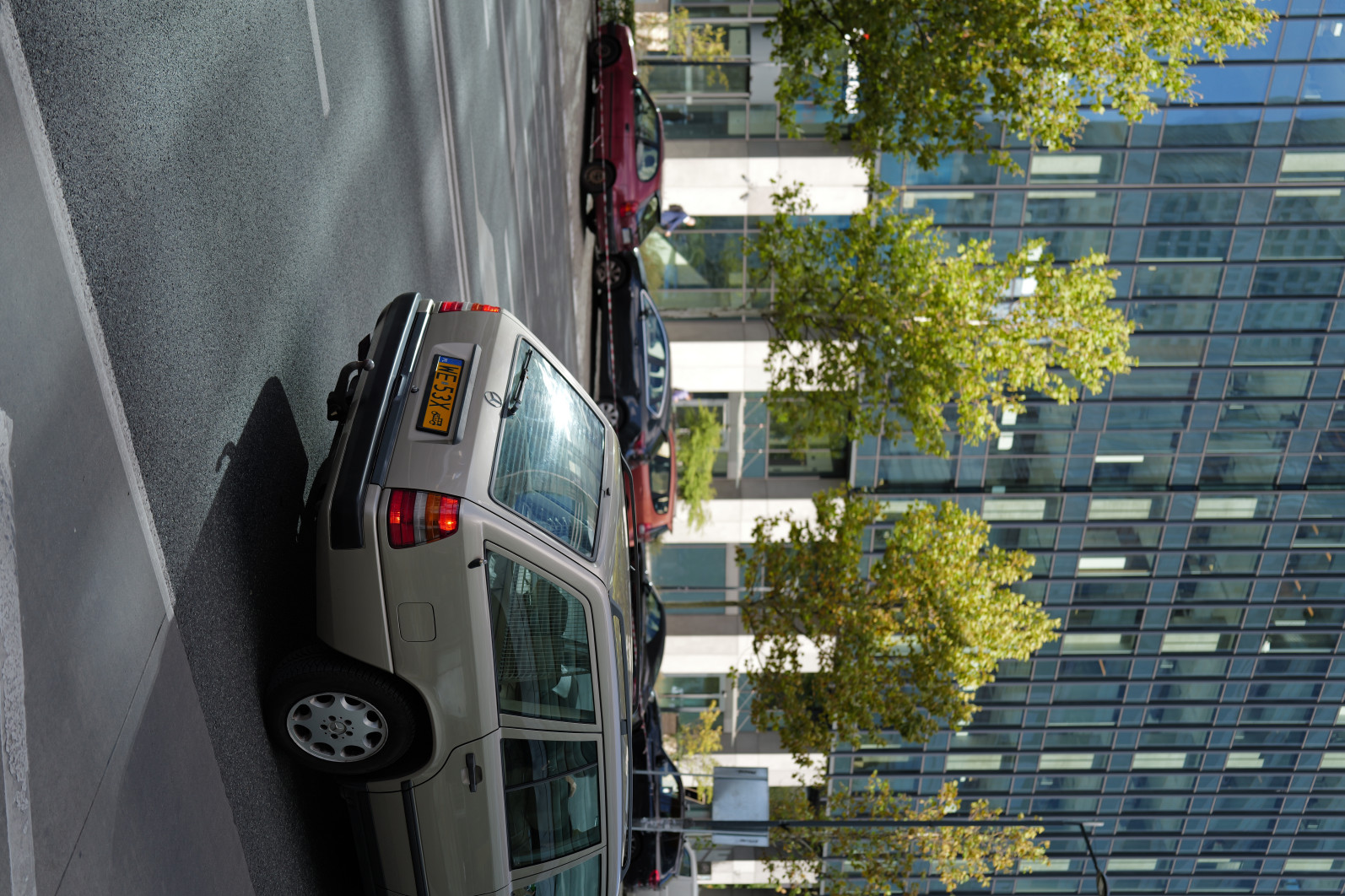 1/1250 s, f/2, ISO 100, 43.0 mm