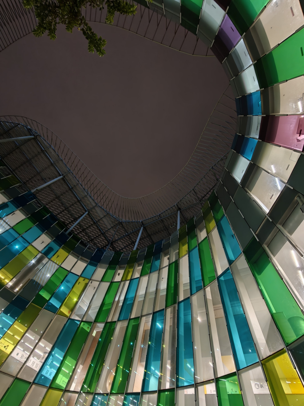 1/20 s, f/2, ISO 1600, 2.6 mm