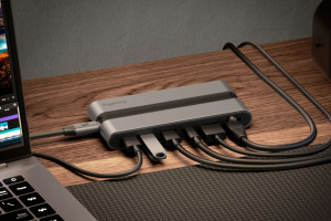 Smallrig 9 in 1 - dock dla twórców z czytnikiem CFexpress