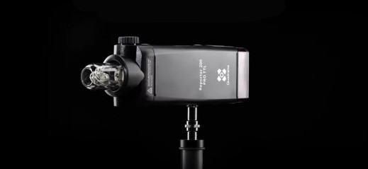 Quadralite Reporter 200 Pro TTL - kieszonkowa lampa studyjna w jeszcze bardziej wydajnej odsłonie