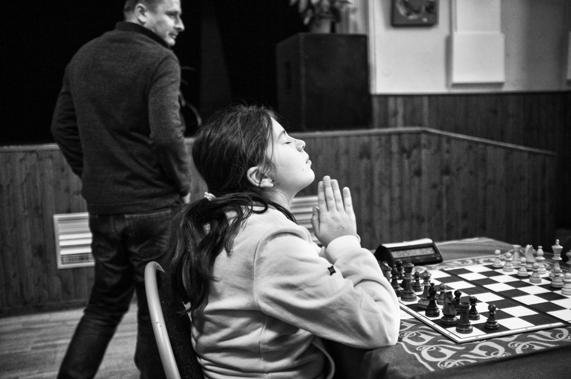 fot. Michael Hanke, "youth CGess Tournaments", 2. miejsce w kategorii Sports / Stories.
Szachy, to, paradoksalnie, dla wielu świat pełen emocji, adrenaliny i stresu. Cykl skupia się na zawodach młodzieżowych, organizowanych w wielu czeskich miastach w 2016 roku.