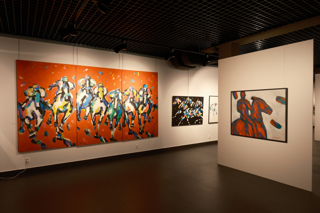 1/60 s, f/4, ISO 640, 14.9 mm