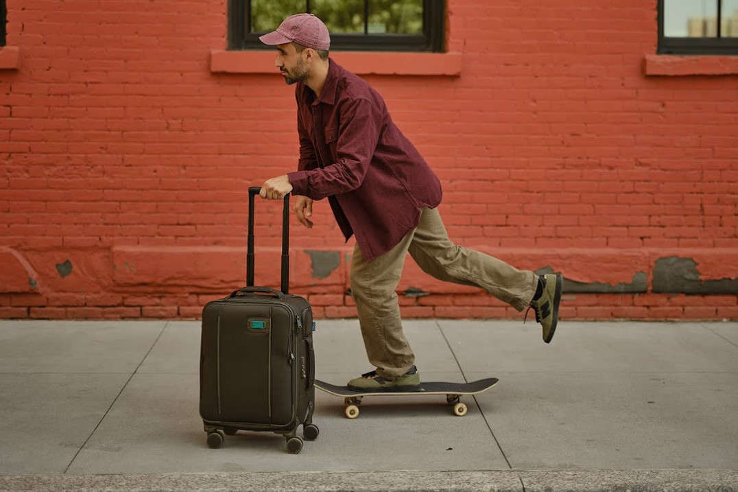 Tenba Roadie V2 - nowa generacja walizek foto z odpinanymi szelkami i mocniejszą konstrukcją