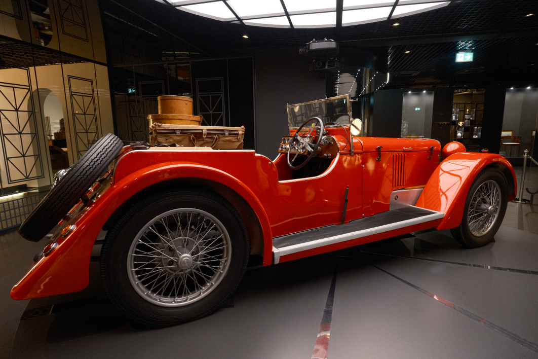 1/34 s, f/4, ISO 3200, 13.0 mm