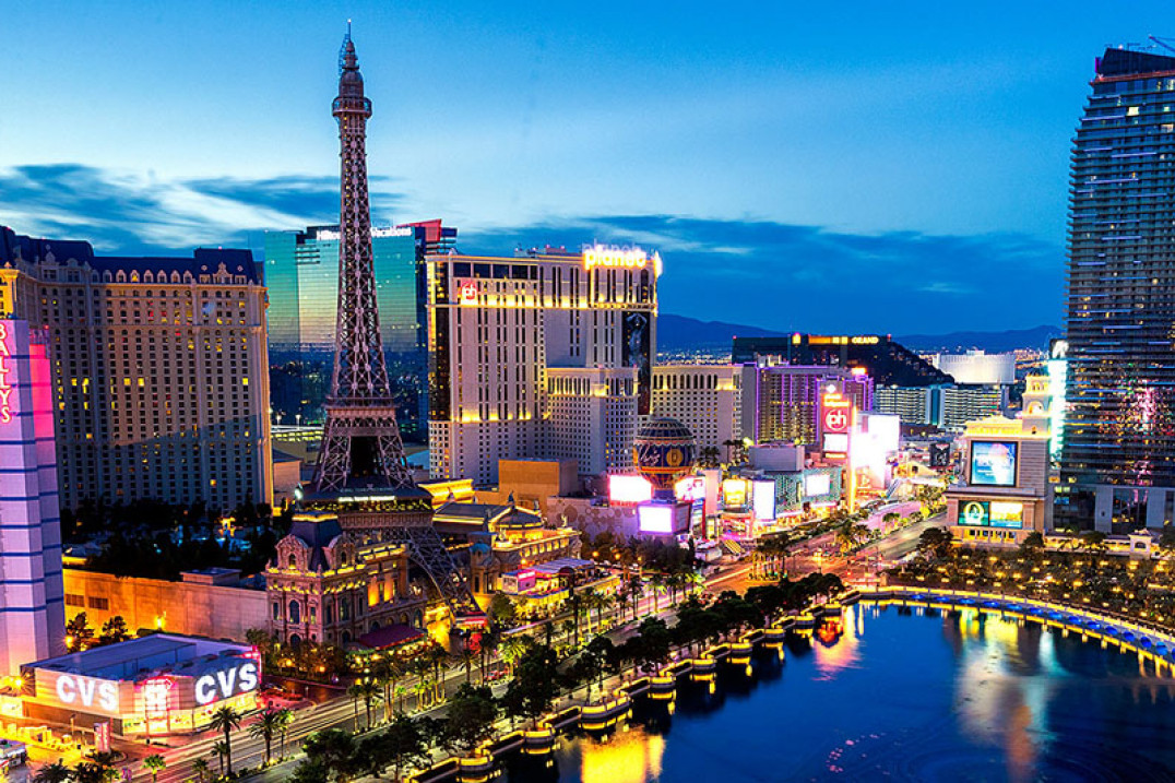 Niebieska godzina, czyli kiedy najlepiej wykonywać nocne pejzaże. Wideoporady Bryana Petersona 2, cz.1