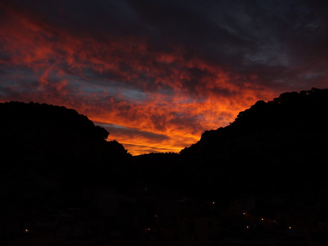 1/125 s, f/8, ISO 400, 12 mm