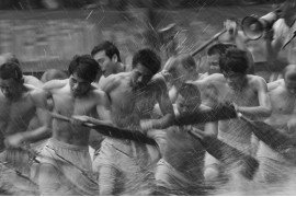 Honorowe wyróżnienie w kategorii Ludzie: Chinese traditional dragon boat racing, &#20851;&#22025;&#22478; (c) &#20851;&#22025;&#22478;/National Geographic Photo Contest