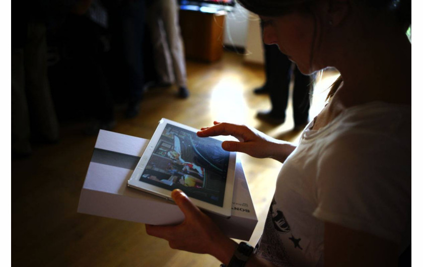 warsztaty z Sony A7 i Tomaszem Tomaszewskim, Warszawa, 28 czerwca: zrzucanie zdjęć przez Wifi na tablety Sony Xperia