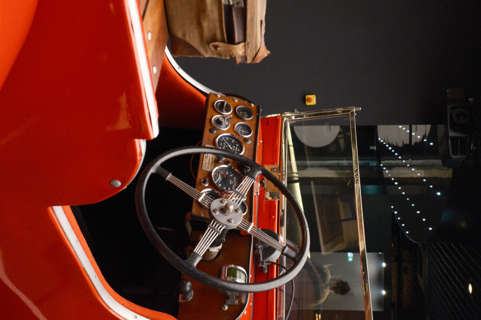 1/56 s, f/6.3, ISO 12800, 33.0 mm