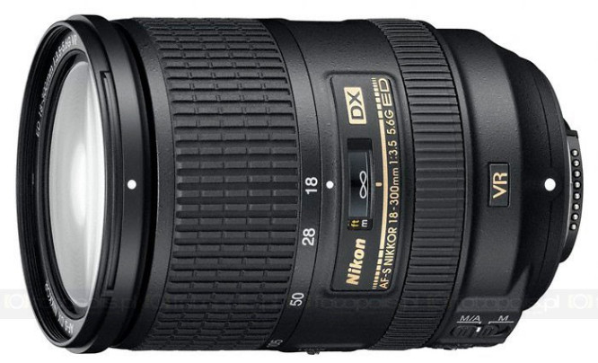  Nikon AF-S Nikkor 18-300mm f/3,5-5,6G ED DX VR - pewny, choć nieoficjalny