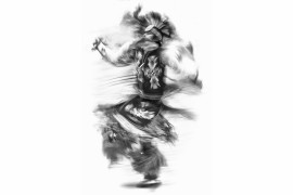 fot. Timothy Huyck, z cyklu "Powwow - Men's Dance", 1. nagroda w kategorii Abstract / Monovisions Photography Awards 2019