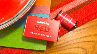 Harman RED - nowy film z efektem redscale