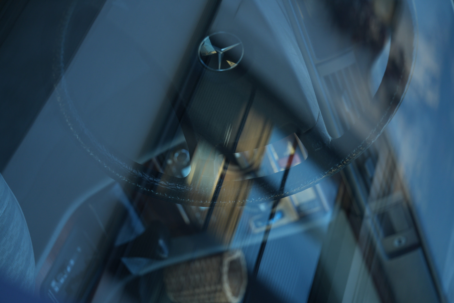 1/125 s, f/2.8, ISO 320, 90.0 mm