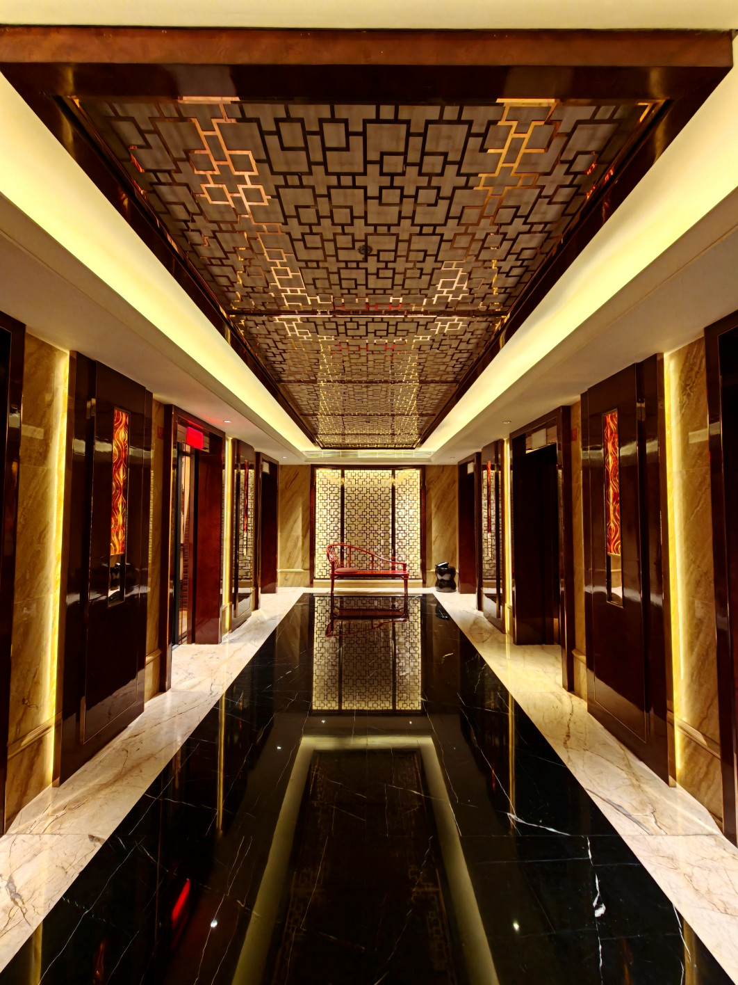 1/25 s, f/2, ISO 1250, 2.6 mm