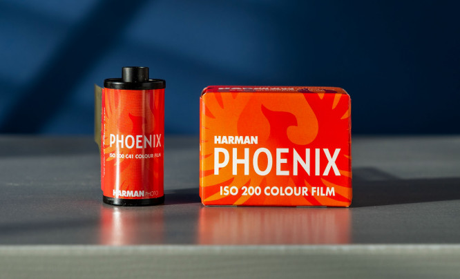  Harman Phoenix 200 - zupełnie nowy film kolorowy wchodzi na rynek