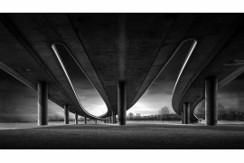 fot. Frank Loddenkemper, z cyklu "Rheinkniebrücke", 1. nagroda w kategorii Architecture / Monovisions Photography Awards 2019