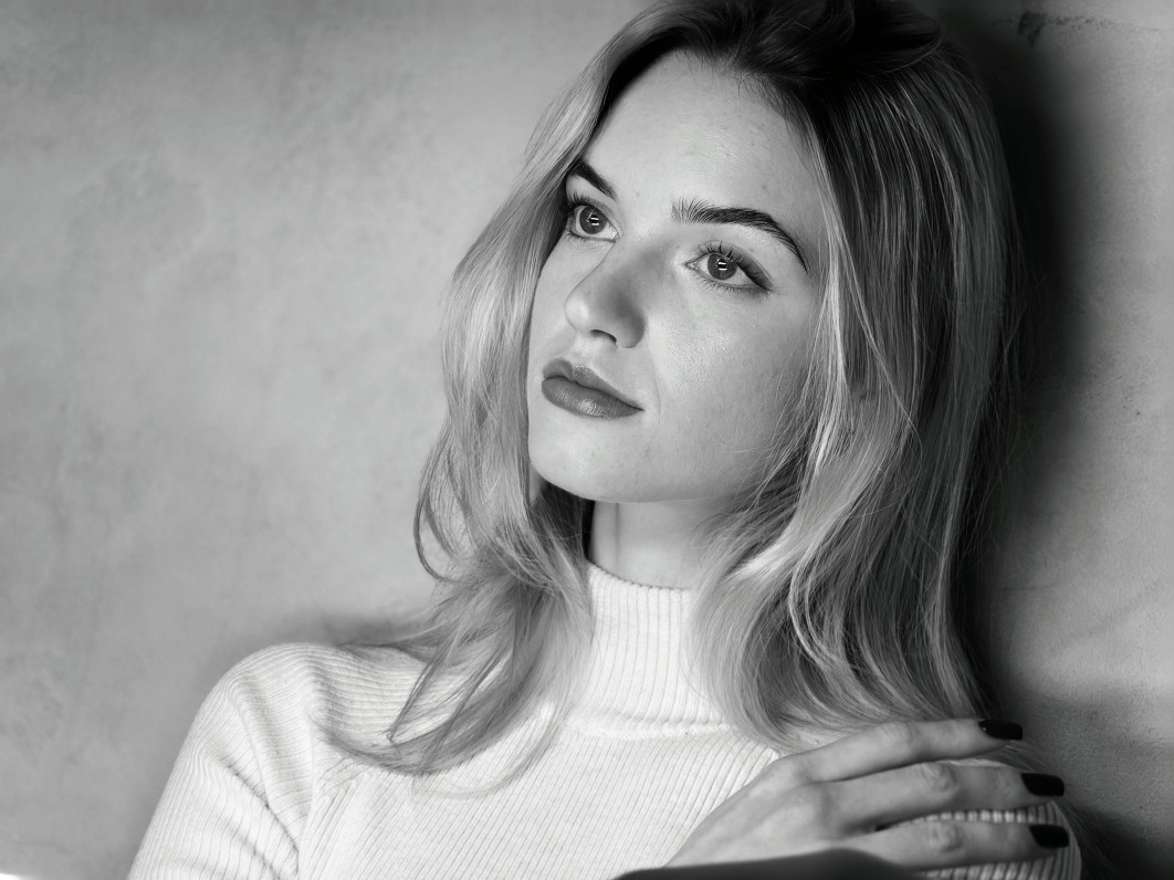 1/159 s, f/2.2, ISO 2500, Moduł tele