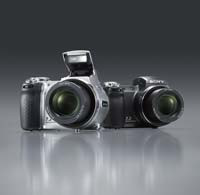 Sony Cyber-shot H2 i H5 - 12-krotny zoom Zeissa ze stablilizacją