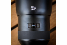 Zeiss Batis 85 mm f/1.8 - ekran OLED