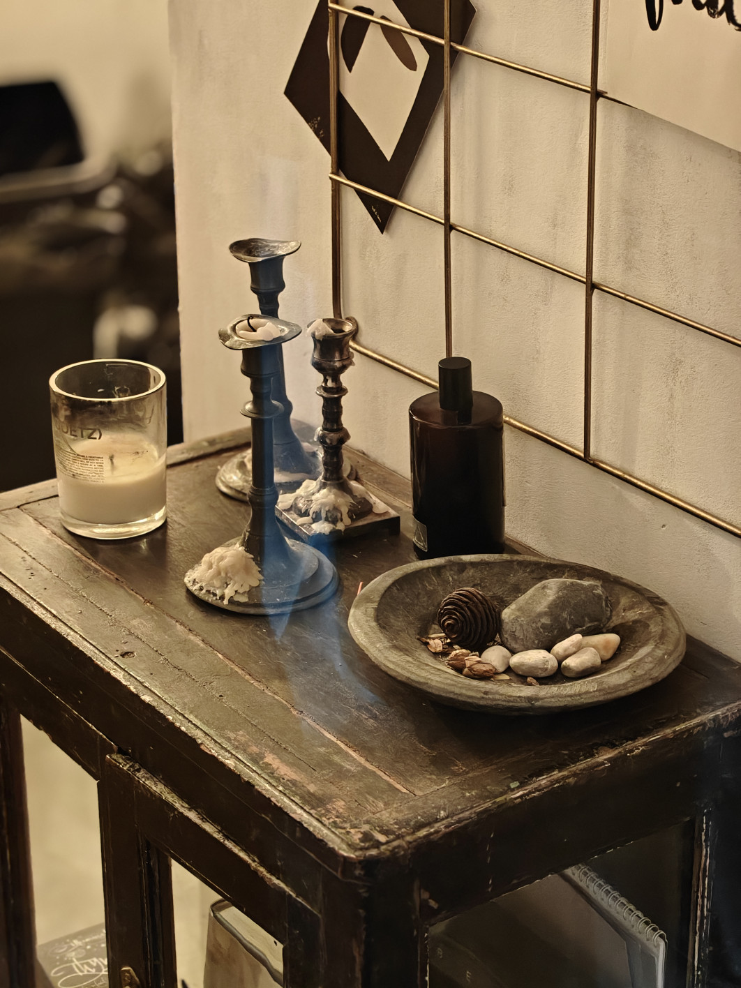 1/20 s, f/2.2, ISO 12800, Moduł tele