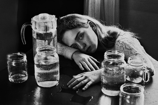 fot. Uliana Kharinova, Half Empty, Half Full, 2. miejsce w kategorii Portrait / B&W Child 2018