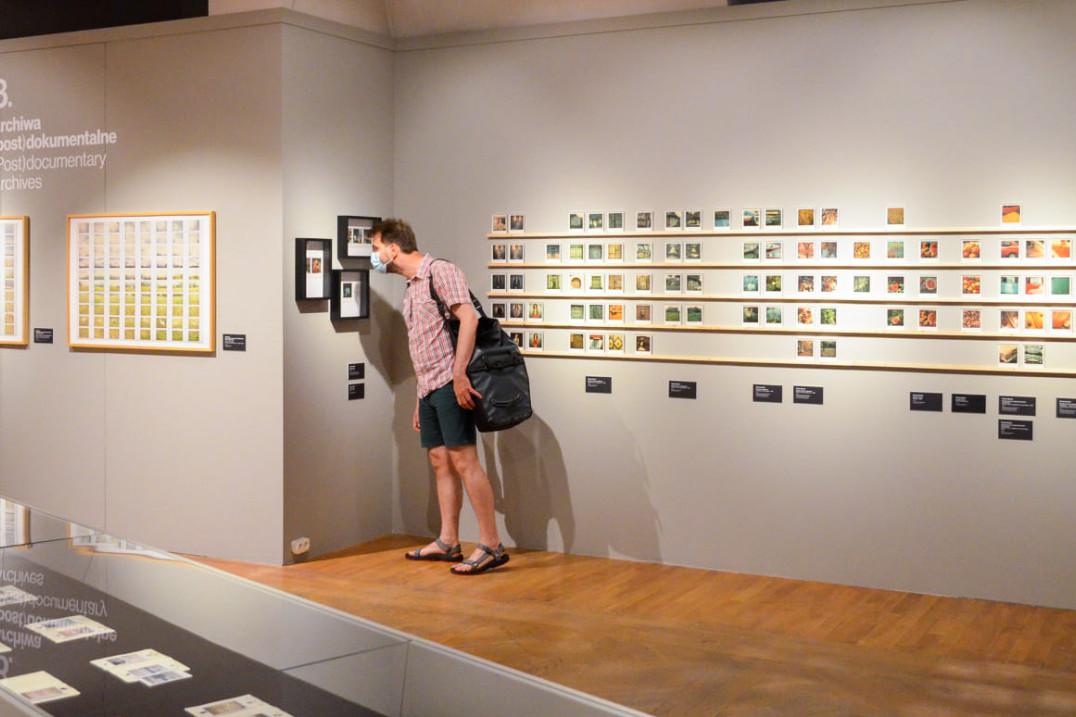 „Archiwa błyskawiczne” - ruszyła największa polska wystawa fotografii natychmiastowej