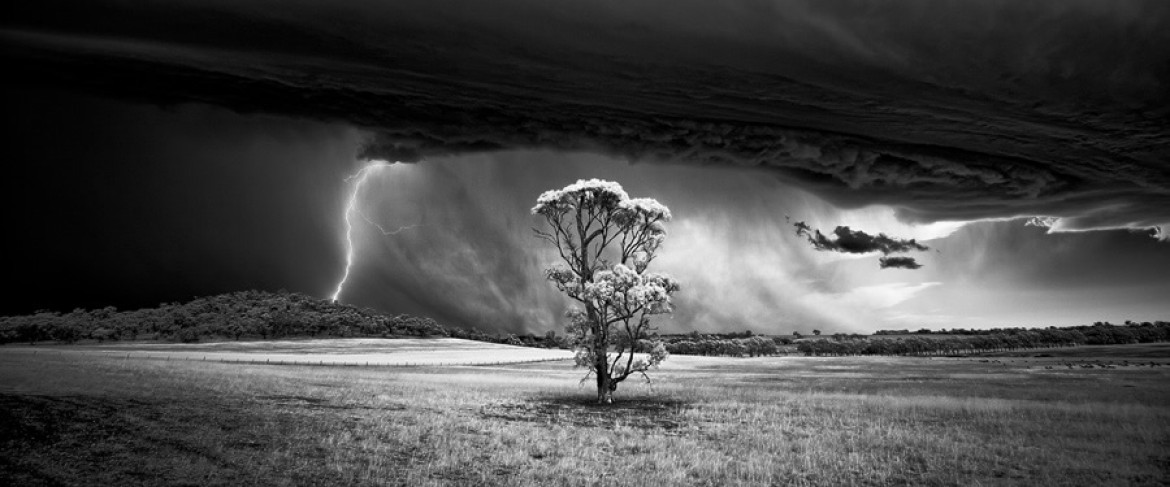 fot. Luke Tscharke - 1. miejsce w kategorii Landscape Photography oraz tytuł Monochrome Photographer of the Year 2015 (Professional)