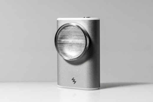 LIT Flash - ksenonowa lampa błyskowa do smartfona