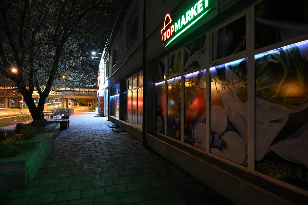 0.5 s, f/5, ISO 2500, 24.0 mm