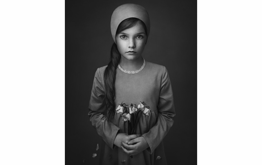 fot. Lisa Visser, When the Flowers Die, 3. miejsce w kategorii Fine Art/ B&W Child 2018