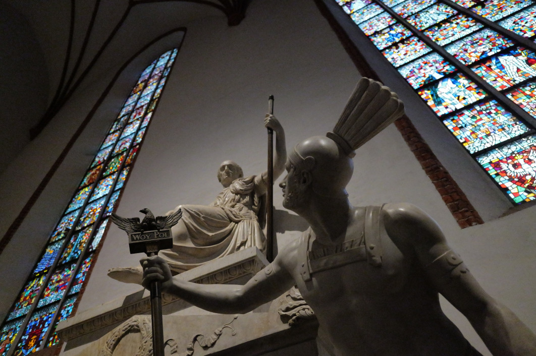 1/1250 s, f/2.8, ISO 25000, 24.0 mm