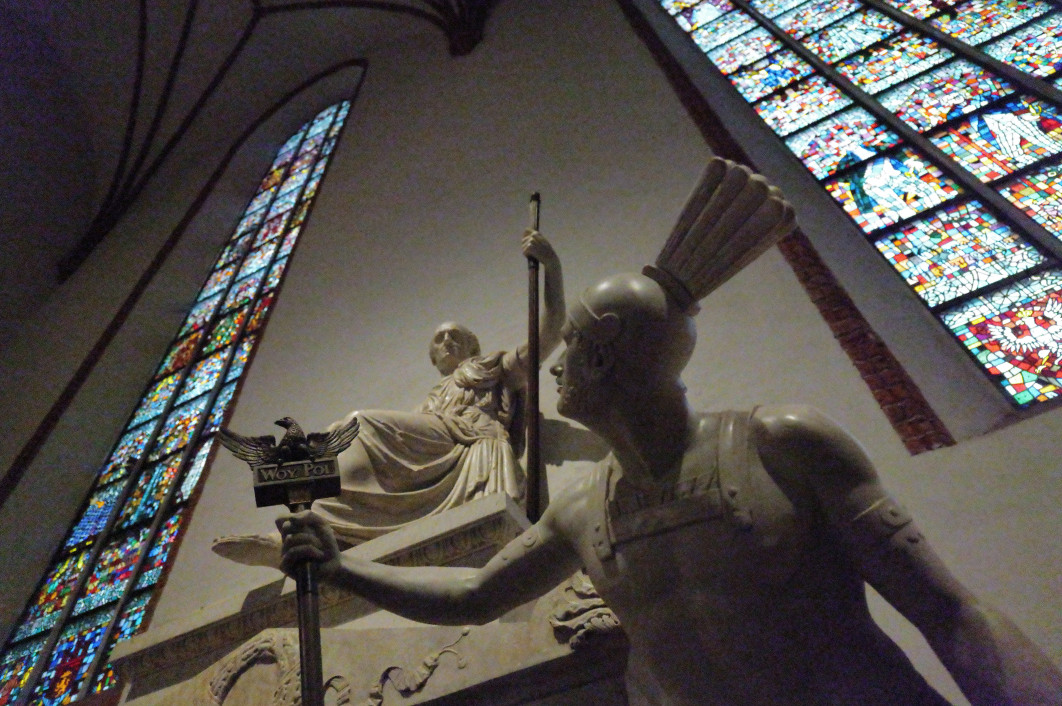 1/5000 s, f/2.8, ISO 100000, 24.0 mm