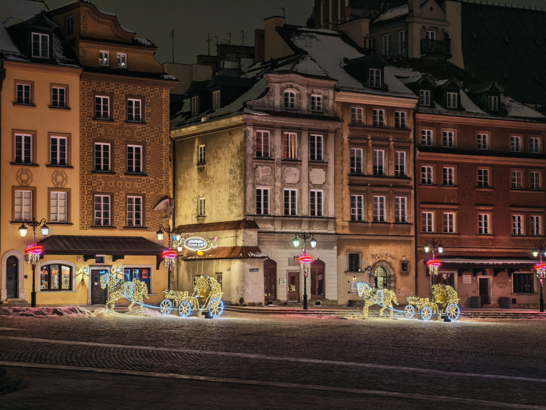 1/14 s, f/2.6, ISO 1250, Moduł tele 3,7x